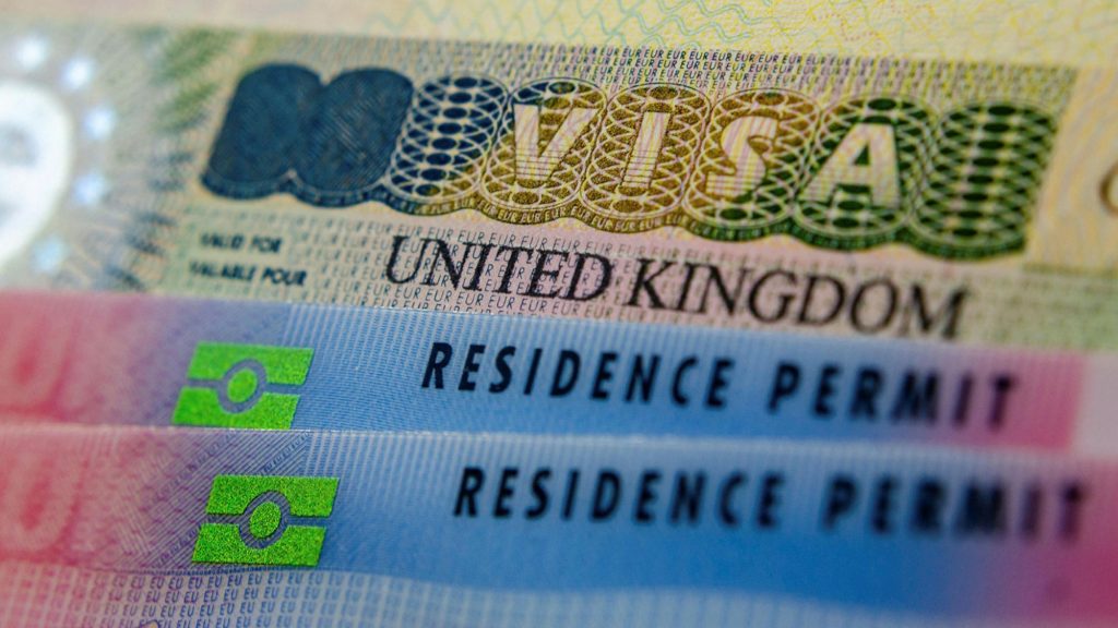 Polonezii şi românii au depus cele mai multe cereri de rezidenţă în Marea Britanie