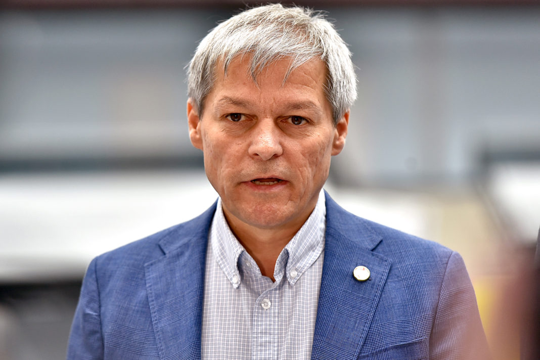 Cioloş: Îi vom propune pe Anca Dragu la Senat şi pe Vlad Voiculescu la Sănătate