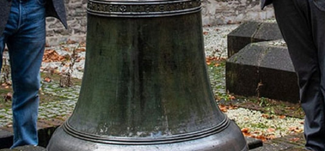 Un clopot de biserică din 1555 furat de nazişti, returnat Poloniei