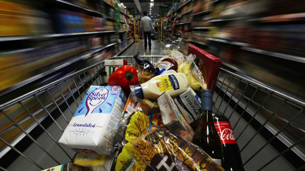 Marea Britanie restricționează promoțiile la alimentele bogate în grăsimi