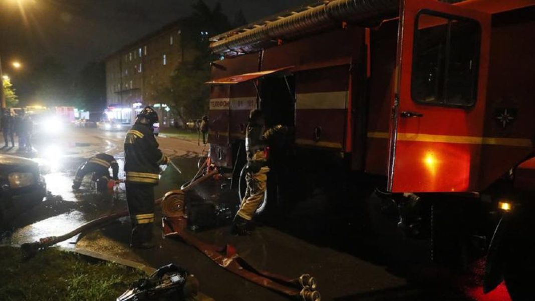 11 persoane au murit într-un incendiu la un cămin de bătrâni
