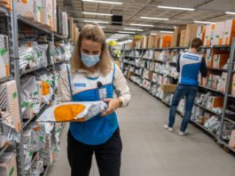 Poșta belgiană e copleșită de comenzile online și livrează colete prin magazinele Decathlon