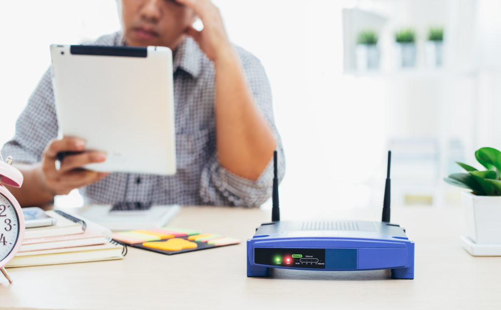 400.000 de elevi din 3 milioane nu au acces la internet