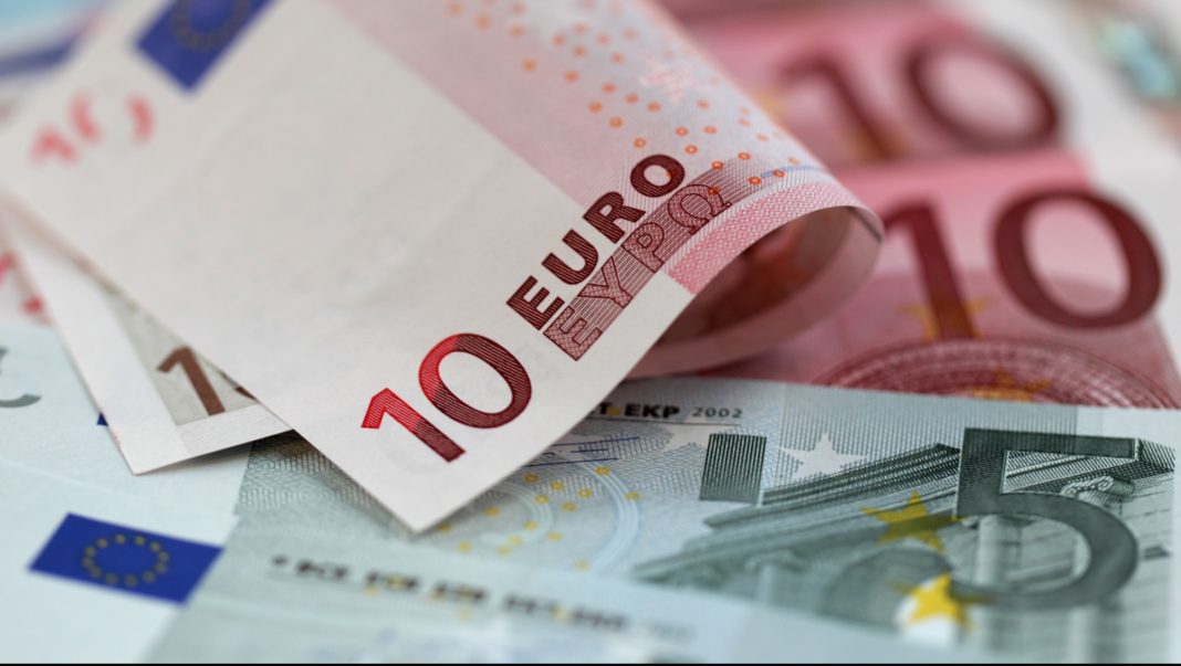 Bancnote euro contrafăcute, puse în circulație în mai multe județe