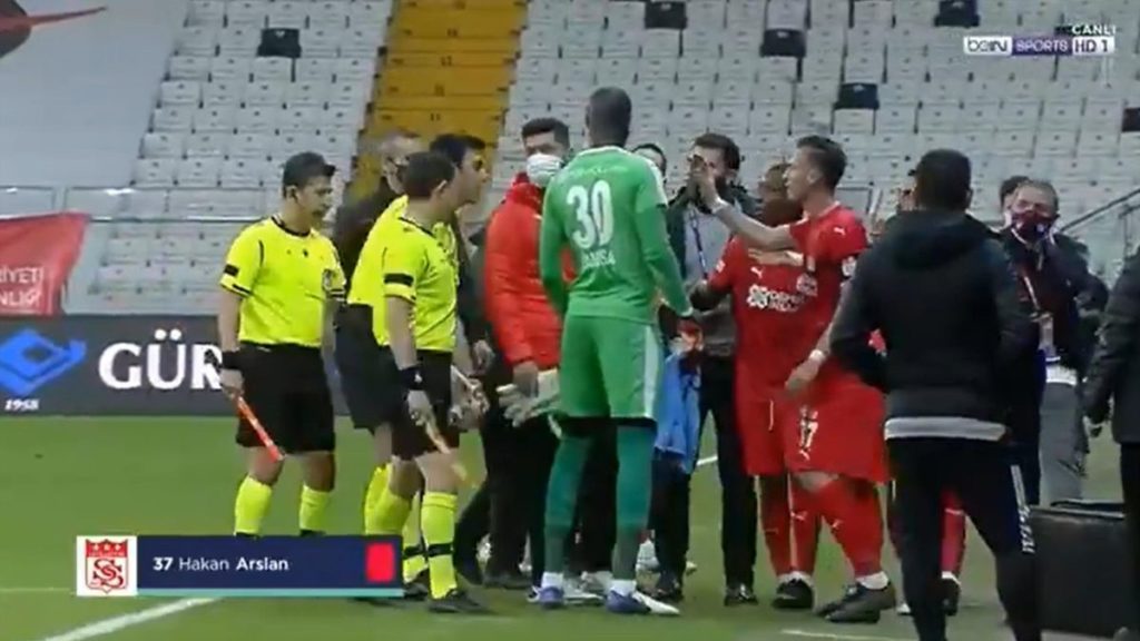 Căpitanul echipei Sivasspor a vrut să-și facă dreptate cu telefonul