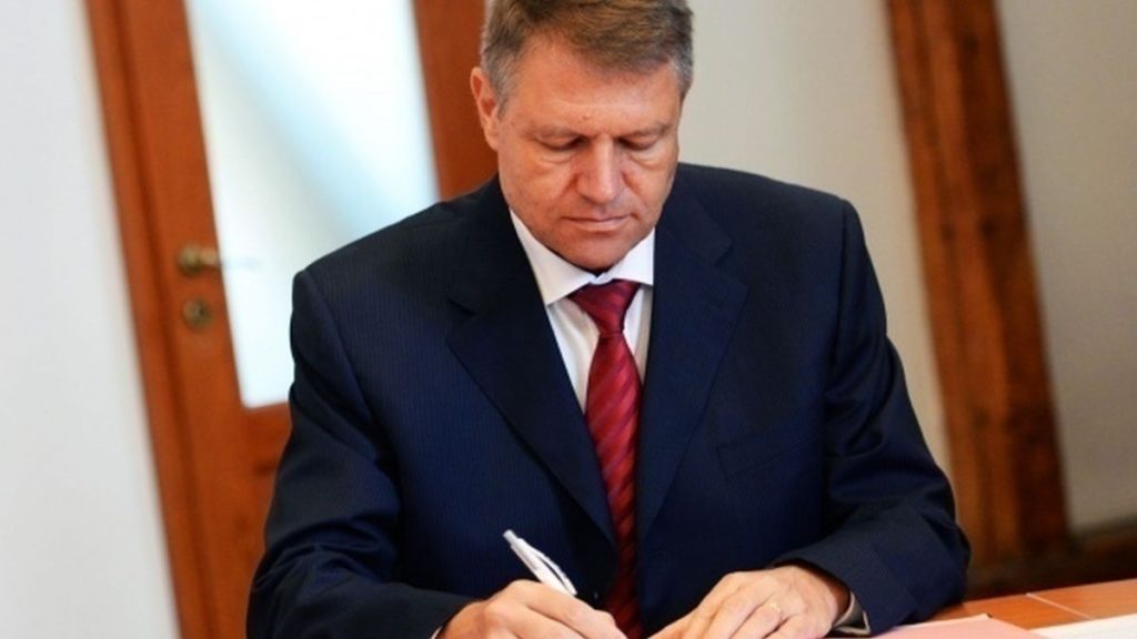 S-a promulgat Legea pentru aprobarea OUG privind posibilitatea reducerii timpului de muncă