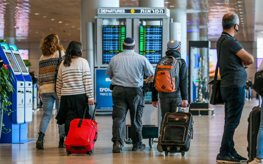 Israelul va interzice intrarea străinilor din toate ţările. Temeri legate de noua tulpină SARS-CoV-2