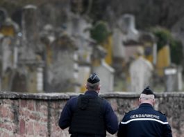Trei jandarmi împuşcaţi mortal şi un al patrulea rănit, în centrul Franței