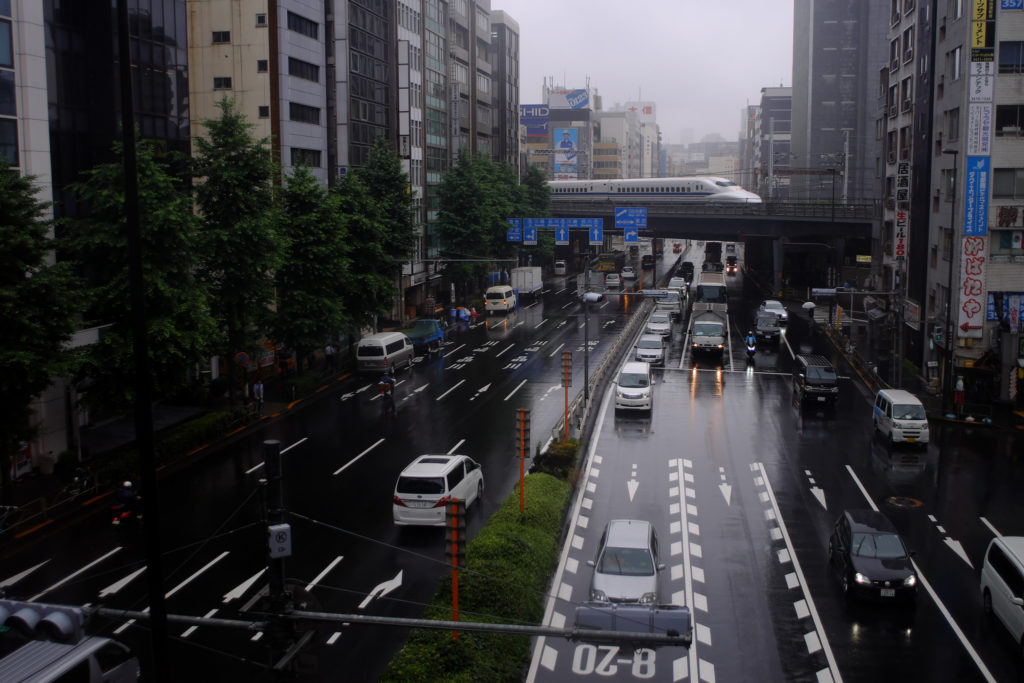 Japonia vrea să interzică vânzarea mașinilor noi pe benzină sau motorină peste 15 ani