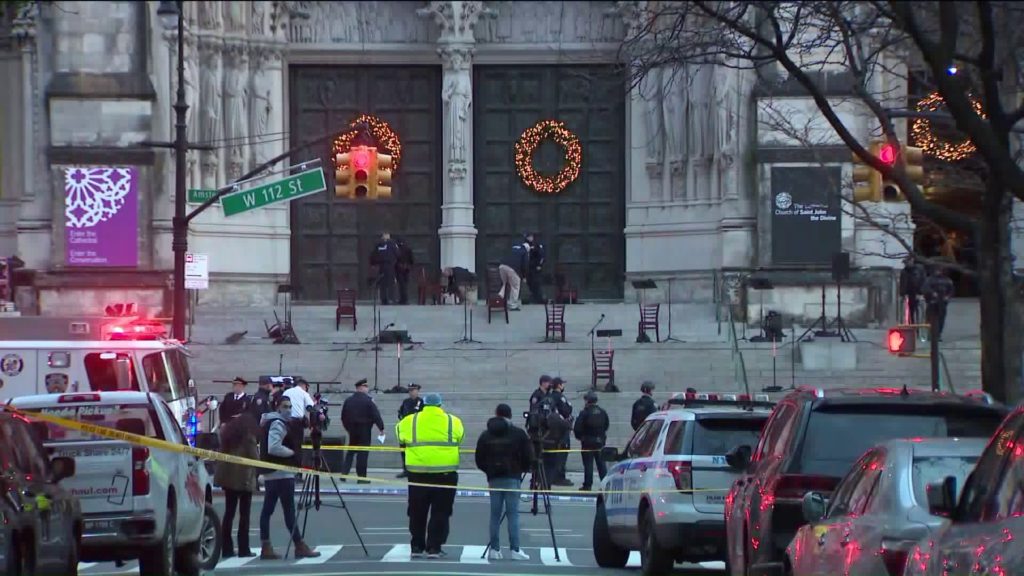 Atac armat la un concert de colinde susținut în fața unei catedrale din New York