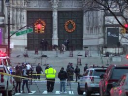 Atac armat la un concert de colinde susținut în fața unei catedrale din New York