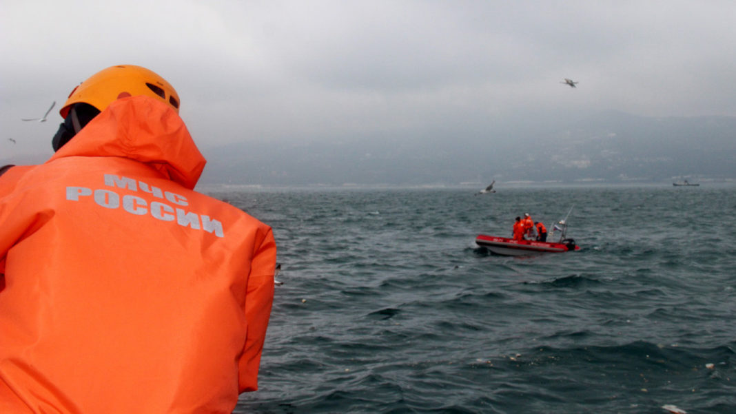 O navă rusească s-a scufundat în Marea Barents. 17 persoane au dispărut