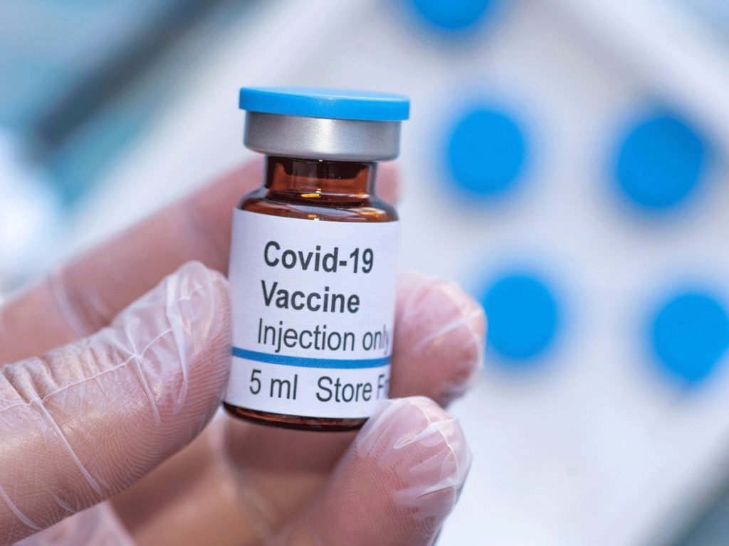 Marea Britanie, criticată de UE pentru că s-a grăbit să aprobe primul vaccin anti-COVID
