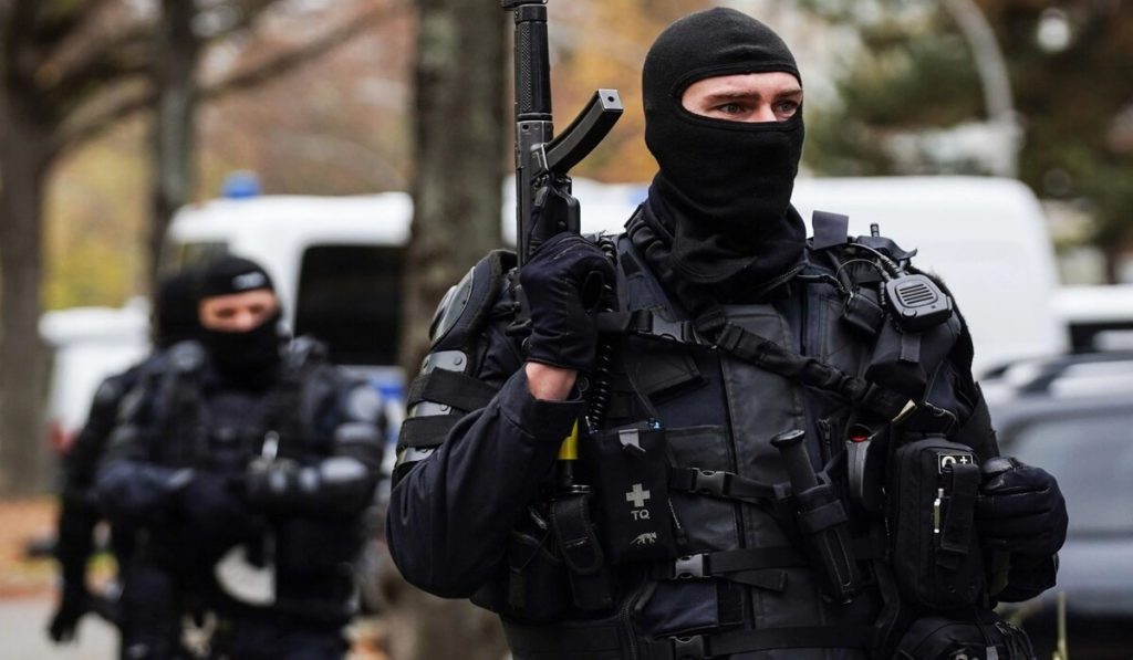 Poliţia germană a făcut percheziţii la bande familiale de criminalitate organizată din Berlin şi Hamburg