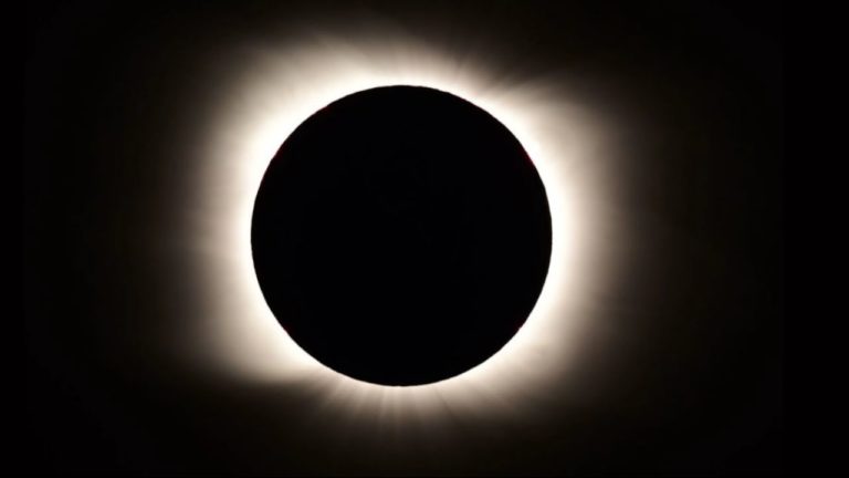 Eclipsă totală de Soare vizibilă în Chile şi Argentina