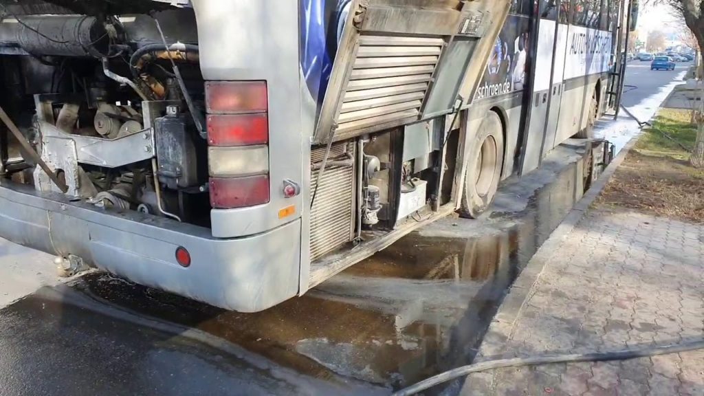 Un autobuz a luat foc în timpul mersului