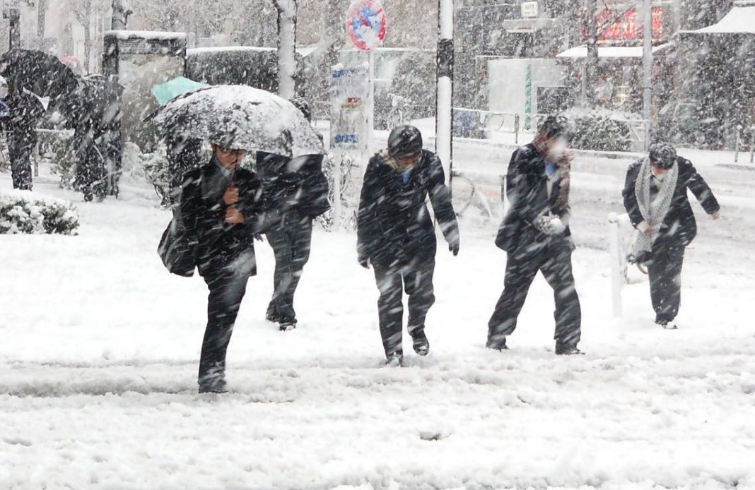 Informare meteo de ninsori, lapoviță și ploaie, valabilă până sâmbătă, la ora 18.00