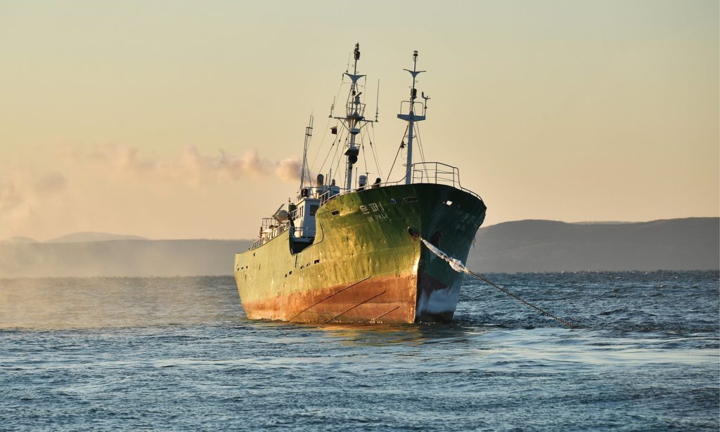 Un căpitan al unei nave de pescuit nord-coreene, executat în public, pentru că asculta radio străin în timp ce se afla pe mare
