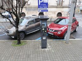 Scade cuantumul amenzilor în cazul taxei de parcare. Persoanele juridice vor plăti aceeaşi amendă ca şi persoanele fizice dacă încalcă „Regulamentul privind aplicarea taxei pentru parcarea autovehiculelor pe domeniul public al municipiului Craiova“