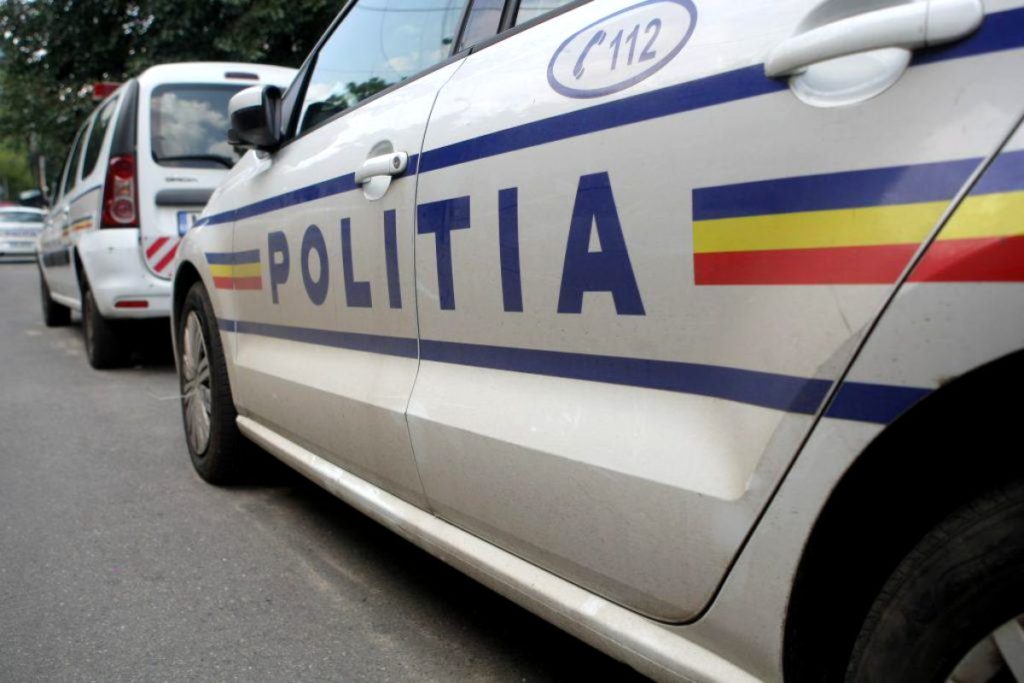 Un șofer beat, amendat după ce a refuzat să dea prioritate unei ambulanțe și a făcut scandal