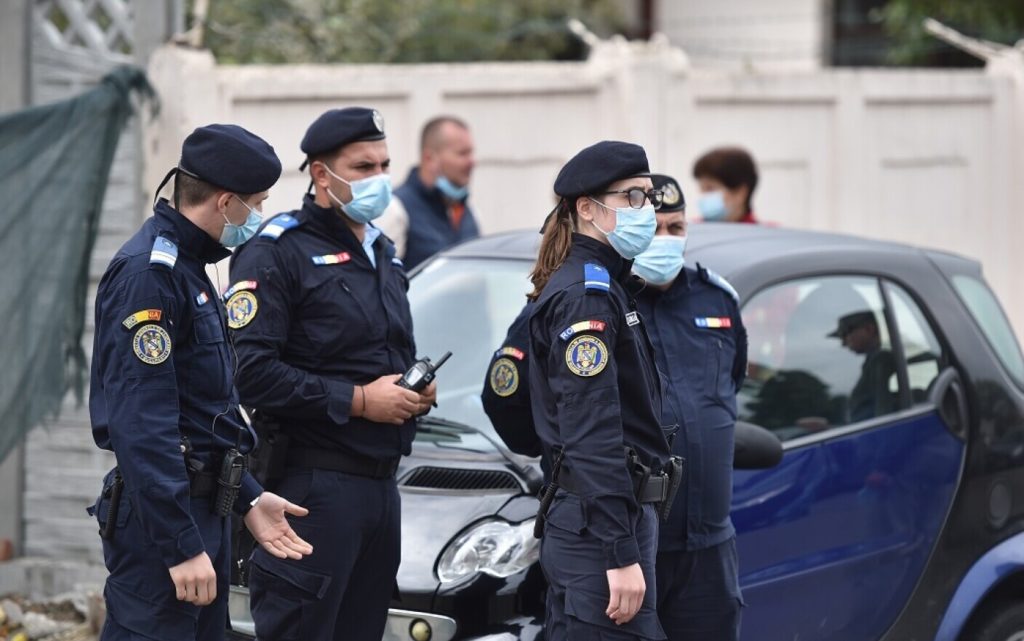 Bărbat din Târgu Jiu, sancționat pentru că a continuat campania electorală