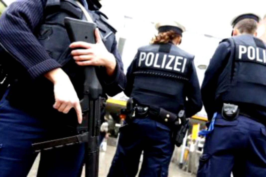 Patru studenți au fost înjunghiați la o universitate din Germania