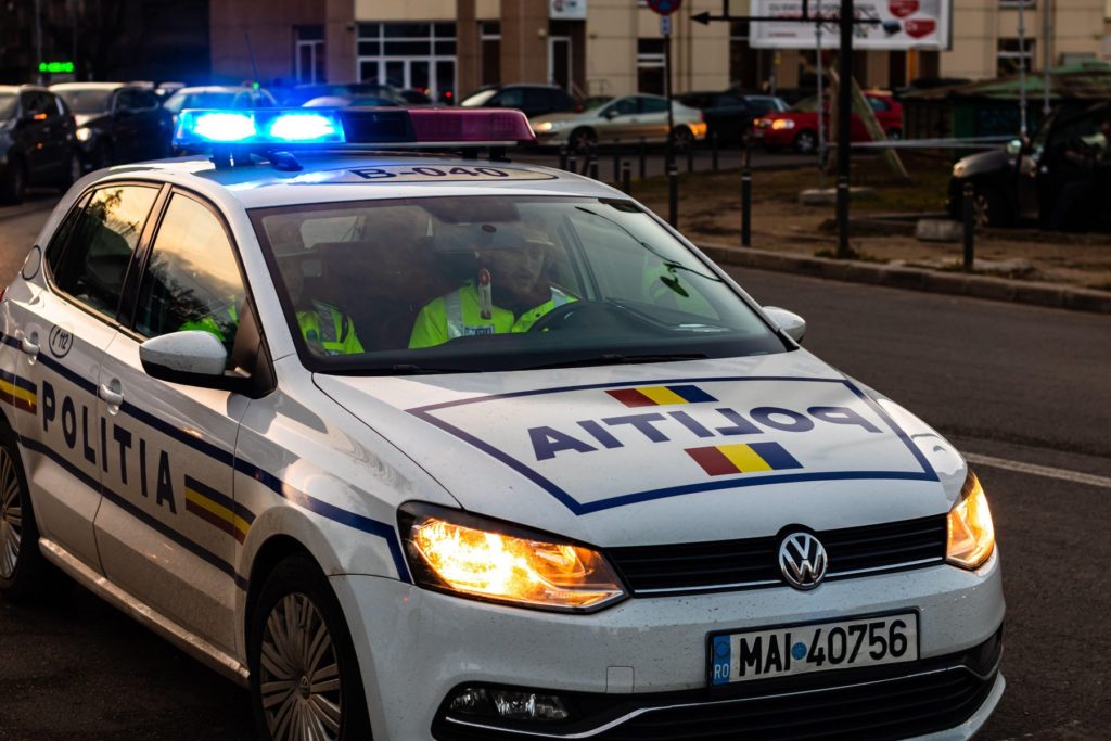 Eveniment privat întrerupt de poliţiştii doljeni