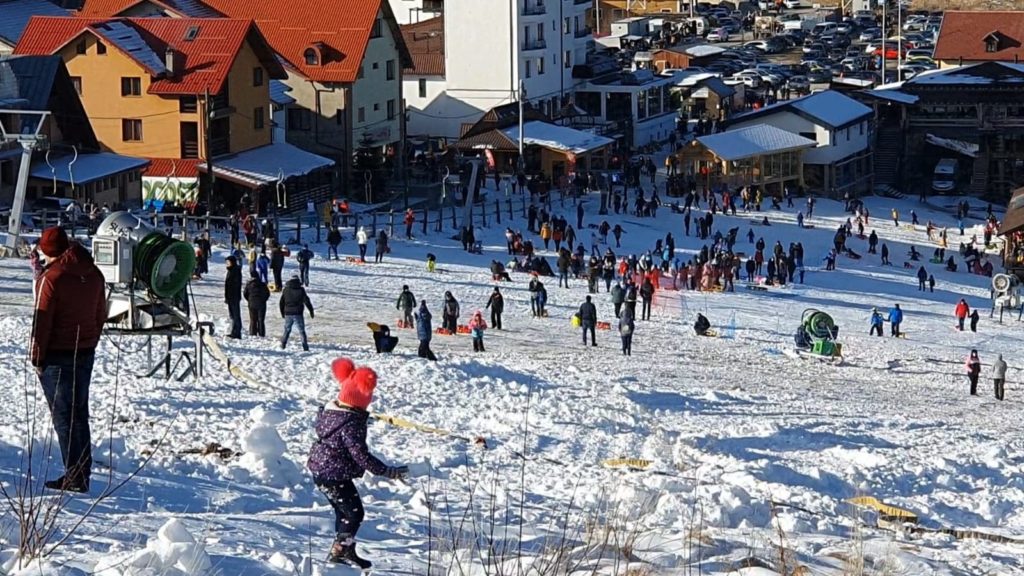 Proprietarii de pensiuni vor iluminat festiv în Rânca