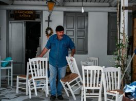 În Grecia, restaurantele și școlile rămân închise până pe 7 ianuarie