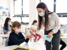 Mai bine de jumătate dintre profesori nu vor să se vaccineze împotriva COVID-19