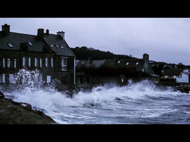 Furtuna Bella a provocat întreruperi ale curentului electric în Franța și Marea Britanie