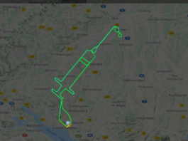 Un pilot german a „desenat” cu avionul pe cer o seringă de 100 km