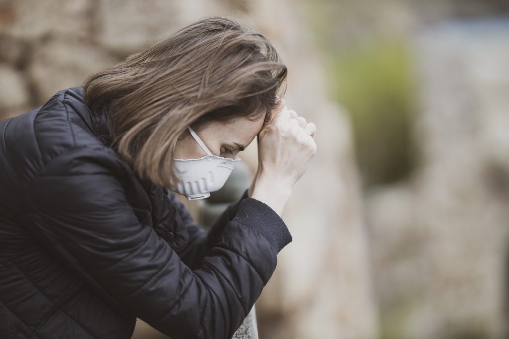 În unul din trei cazuri, simptomele de Covid-19 sunt resimţite după mai mult de şase săptămâni