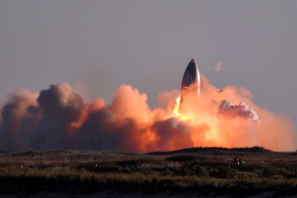 Taxiul orbital al lui Elon Musk s-a prăbușit la întoarcerea pe Pământ