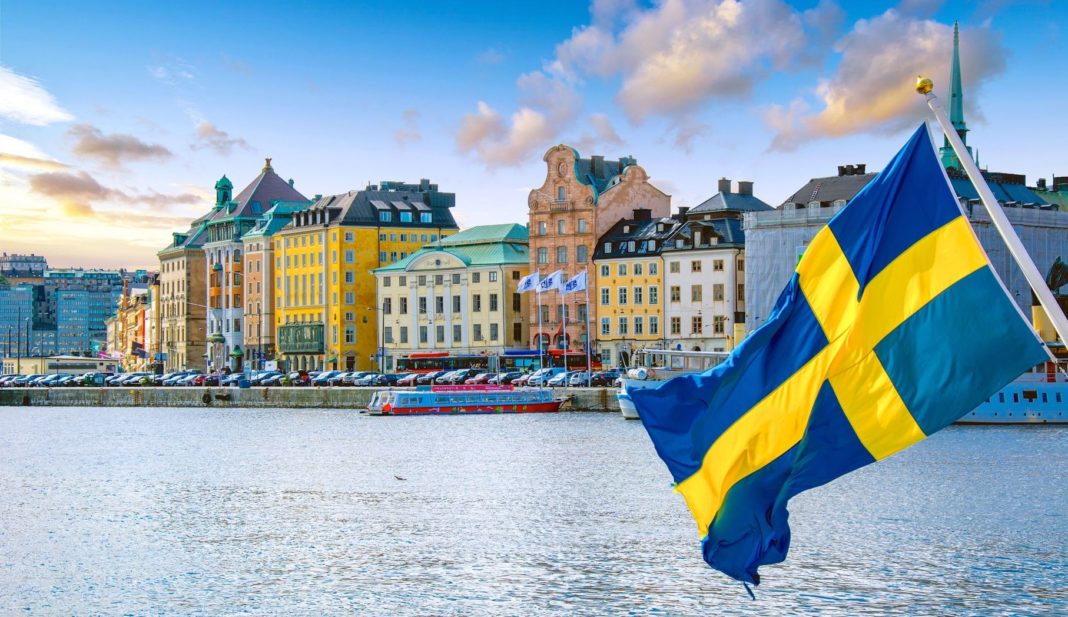Guvernul suedez va putea închide centrele comerciale și transportul public, de la 10 ianuarie