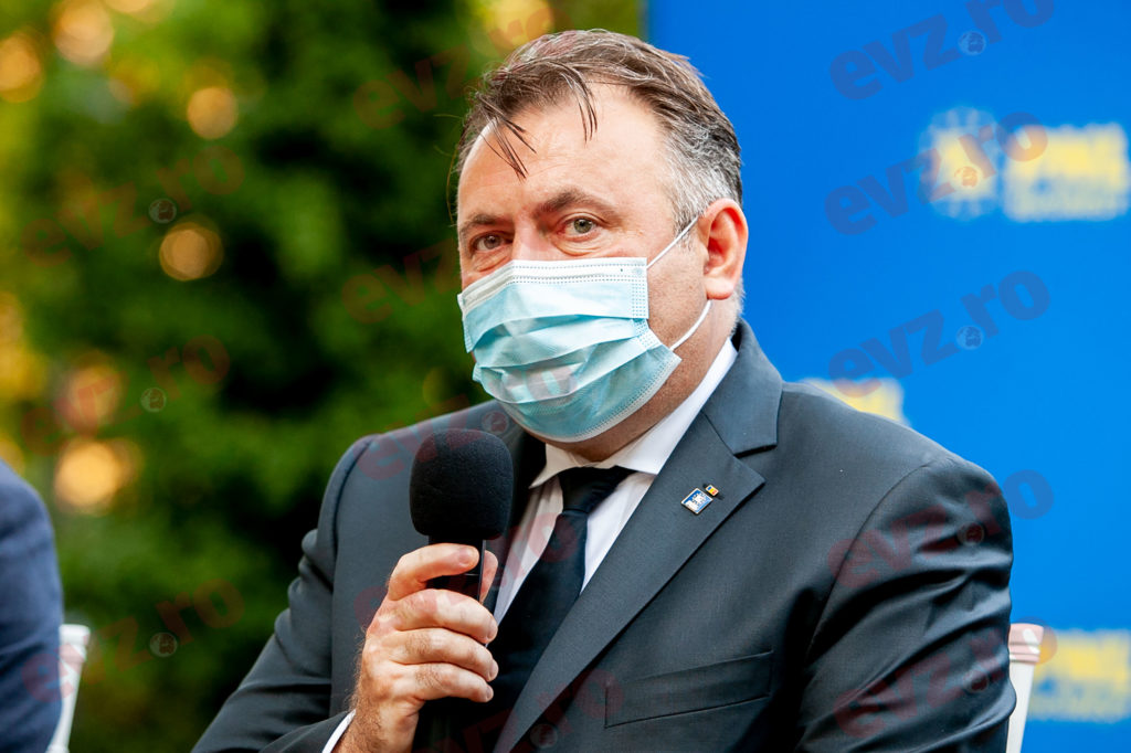 Tătaru: Primii vor fi vaccinați cei din sistemul medical, aproape 550.000 de persoane