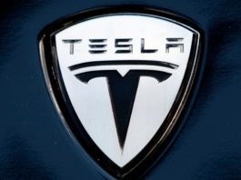 Tesla caută angajaţi pentru viitorul centru din România