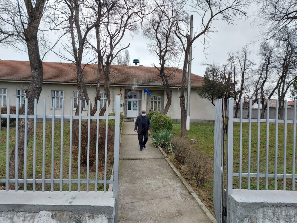 Un doljean a votat de două ori, la aceeași secție de votare