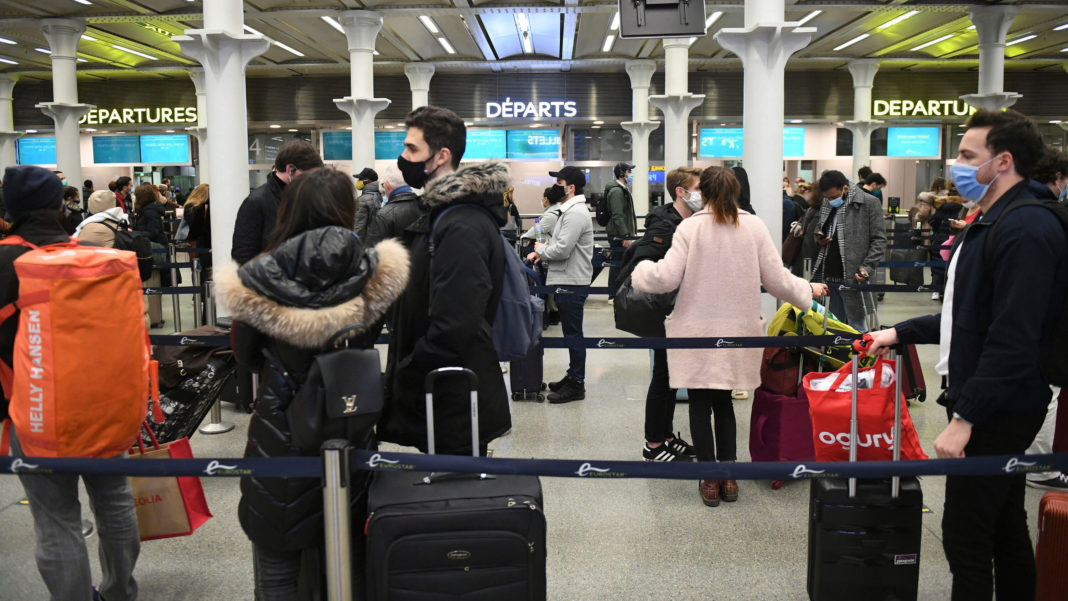 Spania va extinde cu încă două săptămâni restricţiile pentru călătorii care sosesc din Regatul Unit cu avionul
