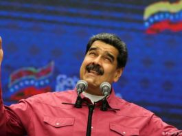 Președintele Maduro a prezentat picăturile ''miraculoase care neutralizează'' SARS-CoV-2 în proporție de 100%