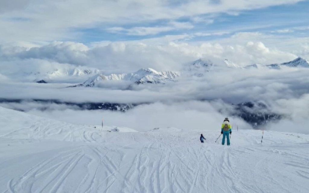 Risc ridicat de avalanșe la Sinaia. Toate pârtiile, închise