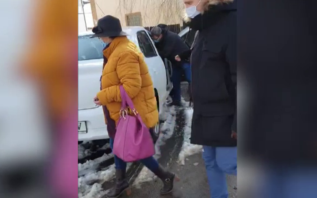 Femeia care s-a dat drept psiholog vreme de 20 de ani într-un spital din Târgoviște a fost reținută pentru 24 de ore