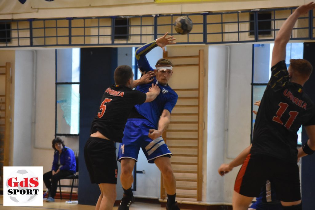 Handbal / Două victorii și două înfrângeri pentru Universitatea la turneul de la Cluj