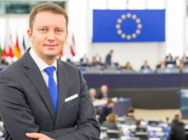 Siegfried Mureşan pledează în PE pentru ridicarea vizelor pentru toţi cetăţenii UE care călătoresc în SUA