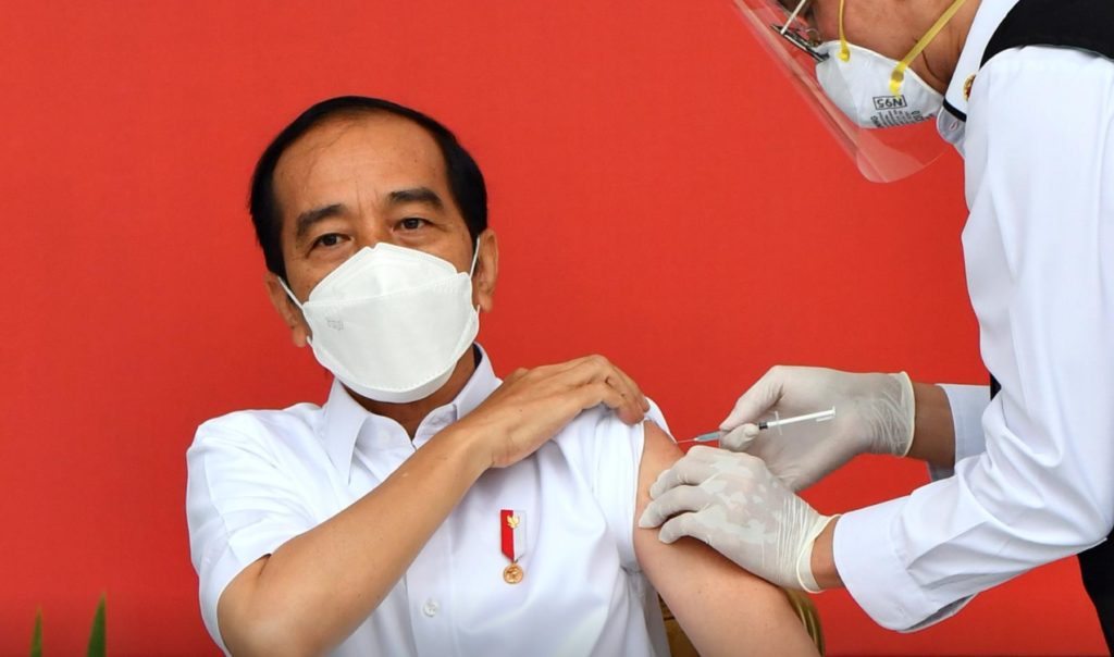Influencerii, printre primii vaccinați în Indonezia