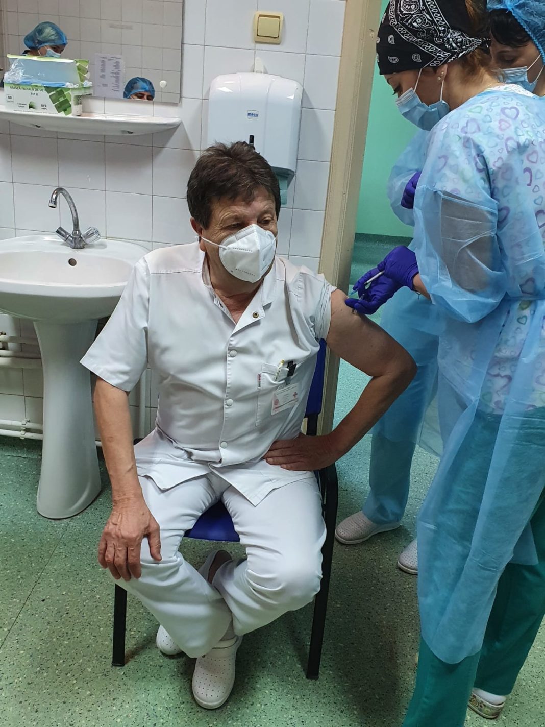 Primul care s-a vaccinat a fost medicul Constantin Târziu, managerul Spitalului din Cărbunești