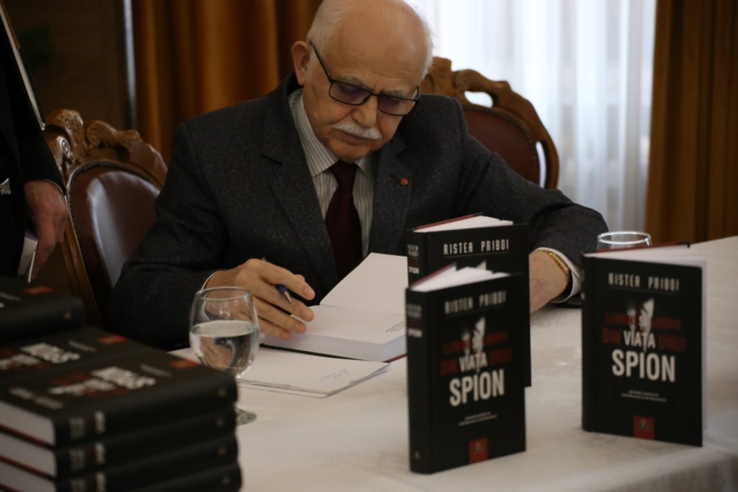 Ristea Priboi și-a lansat volumul ”Lumini și umbre din viața unui spion”