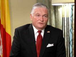 Ambasadorul SUA, Adrian Zuckerman, își încheie mandatul în România
