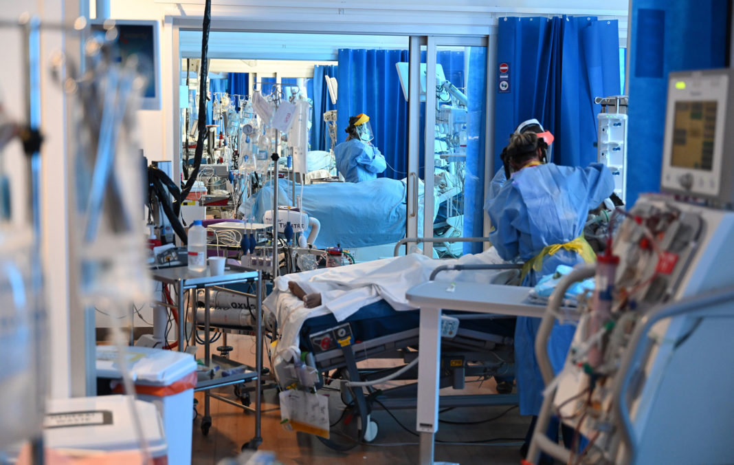 Record de decese Covid-19 în Anglia, situația spitalelor din Londra este critică