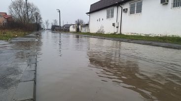 Stradă din Craiova inundată